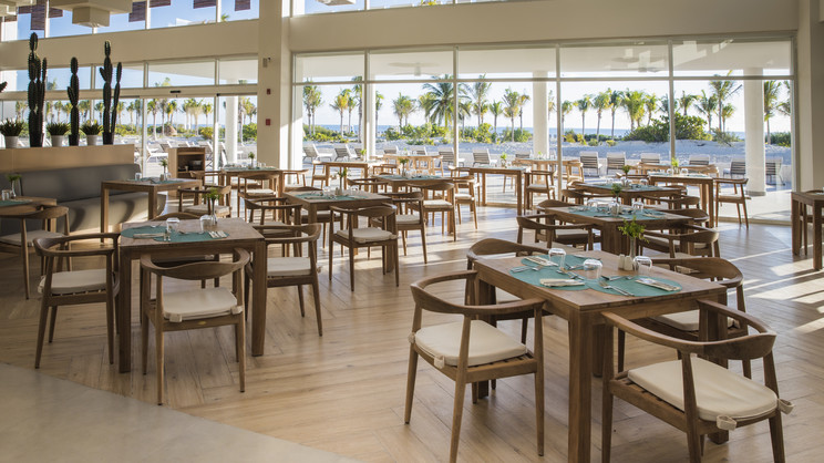 Majestic Elegance Costa Mujeres